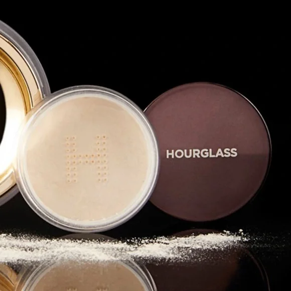 $8❤️🔥 LAST 1! Hourglass VEIL Translucent Setting Powder 🪞 NEW IN BOX - Picture 3 of 4